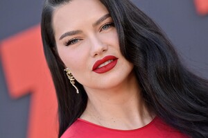 1697265851_airmovie(13).thumb.jpg.59331acf96d4ef73b4ffc2c5332deef4.jpg