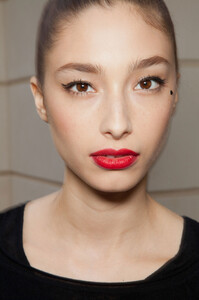 1771000946_AlexisMabilleFall2012Backstage1.thumb.jpg.ea5f1a98db0851c88920eccaf43303e3.jpg