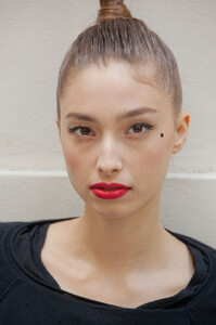 1790213864_AlexisMabilleFall2012Backstage11.thumb.jpg.006e9753c088cd6d5e31af87898ea286.jpg