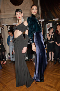 1802266740_AlexisMabilleFall2012Backstage8.thumb.jpg.8ca52c1070b73929e277df0b5439b94f.jpg
