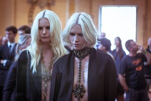 1821478882_PacoRabanne-ParisFashionWeekSS1343__MG_1881clichey.thumb.jpg.4019414261aa1bee3e7bf93092e987df.jpg