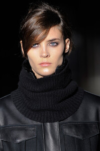 1838481364_DieselBlackGoldFall2012Details2.thumb.jpg.22be289b02f8a242018657e0a840b782.jpg