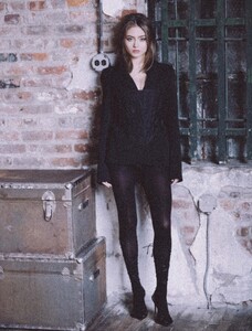 185_FLAUNT_MAGAZINE_THE_COCOON_ISSUE_LENI_KLUM6.jpg