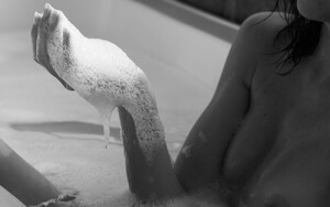 1861943687_AlexisBumgarner-Yume2020_01.21BathTimeAlexisDarkStripe-Yume-9.thumb.jpg.78eb60d5a8262288458f9b37b4946f04.jpg