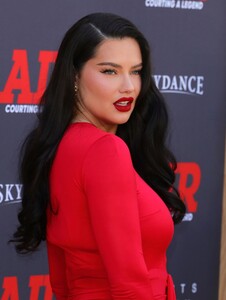 1908416144_celebmafia(7).thumb.jpg.9ddcefb88aab1120709bb722be3dc76a.jpg