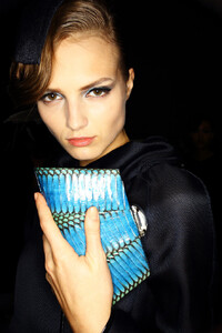 1914831921_GiorgioArmanibackstage-slide-4WS1-jumbonytimestmagazine.thumb.jpg.94f3ad8fd8d76375a2d0c4a61cedb2d2.jpg