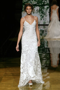 1984375136_ElieSaab2006HauteCouture63.thumb.jpg.b317dc2fe3c2e759e70416994a569bb9.jpg