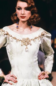 Ludmila Isaeva Malahova YSL Spring 1991 Couture 3.jpg