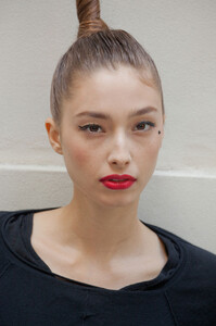 2068925430_AlexisMabilleFall2012Backstage10.thumb.jpg.458bf5faddcbd7467ed3c67cd7dc1f21.jpg