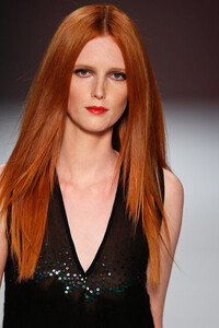 207017113_LOrealRunway4VogueMagdalenaVelevska_102.thumb.jpg.8fc7ae6cf4aef0709bbb3bd84639adb4.jpg