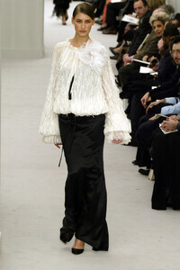 2105350256_Chanel2004HauteCouture286.thumb.jpg.b741d0766a41bbbdd492a3906eed5124.jpg