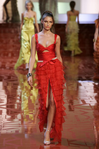 2116074084_Valentino2005WomenRTW190.thumb.jpg.8650dd75b1c4fab21cf34d4c8b8548c4.jpg