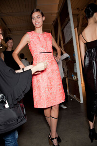 212564270_RachelComeyFall2012Backstage7.thumb.jpg.831f6b36abbcd3957f387402e14c3d18.jpg