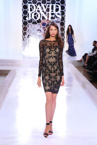 2129180271_DavidJones2013CollectionLaunchRunway5.thumb.jpg.ccdb8066b65dbd626d0678ffa67bff94.jpg