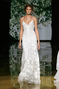 262219741_ElieSaab2006HauteCouture62.thumb.jpg.2b598ed74ed7aa0b0951bb8001a854cf.jpg