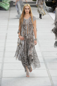 267012210_RobertoCavalli2011WomenRTW106.thumb.jpg.4084b8a24859980e909f4f3ce0912687.jpg