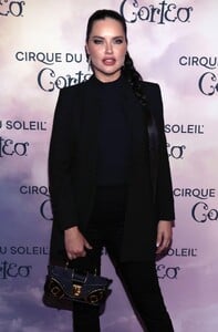 270550326_cirquedesoleil(16).thumb.jpg.10b4e7895e6a6689eaba6138206c15b0.jpg