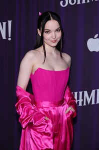 342995486_1475036666-apple-tv-s-schmigadoon-season-2-photo-call.jpg