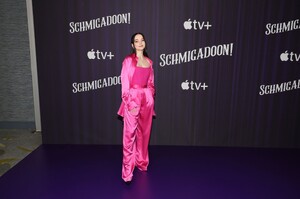 342995503_1475034951-apple-tv-s-schmigadoon-season-2-photo-call.jpg