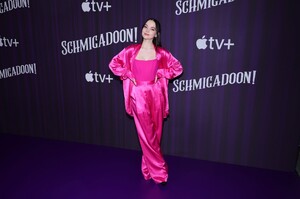 342995504_1475034916-apple-tv-s-schmigadoon-season-2-photo-call.jpg