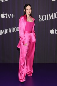342995512_1475034369-apple-tv-s-schmigadoon-season-2-photo-call.jpg
