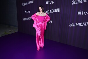 342995709_1475036651-apple-tv-s-schmigadoon-season-2-photo-call.jpg