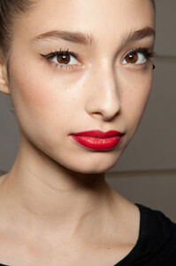 374212841_AlexisMabilleFall2012Backstage4.thumb.jpg.2fdd587731c6704a45b76fae1d69b0ff.jpg