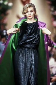 414623612_YvesSaintLaurent-Fall1991Couture.thumb.jpg.22709399609d24116db1f2d8ef23d886.jpg