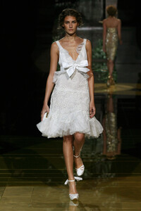 428500278_ElieSaab2006HauteCouture12.thumb.jpg.491a2eef7ab2bd565bec2f5f21baf437.jpg