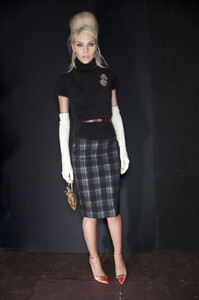 4382426_Dsquared2Fall2012Backstage2.thumb.jpg.97edfd0734f4685e86b5521feb364a3a.jpg