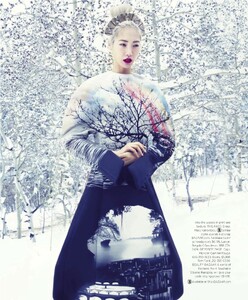 443904284_Harpers_BAZAAR_USA_2013-09(dragged)14.thumb.jpg.4e71852447823227e44c897609b2fc8c.jpg
