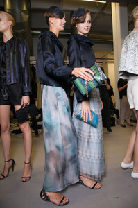 450151148_GiorgioArmaniSpring2013Backstagelr4I3OF2XAex.thumb.jpg.c73cc19b95e43739596e2894c44a9cb5.jpg