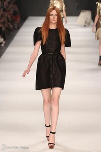 455478341_LOrealParisRunway4Vogueellery-autumn-fall-winter-2012-lmff15.thumb.jpg.b281ba5d8d8d4a8e010792a404b20c0d.jpg