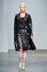485954449_VPLbyVictoriaBartlettFall20125.thumb.jpg.65eb461609a15b898b01136613227568.jpg