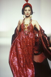 490797893_NinaRicciFW1989HC.thumb.jpg.dc1da867a7844a058cdba9480c41c84d.jpg