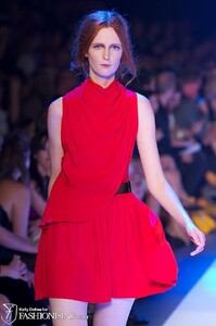 491301794_LOrealParisRunway3Frankiefriend--mine-autumn-2012-lmff4.thumb.jpg.70ecf716a77e998135b5cb8f94f6fff4.jpg