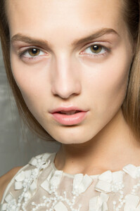 498973794_GiambattistaValliSpring2013BackstagePLQMd6dMROZx.thumb.jpg.2eebf849b1f1a4e104cd3664a57911ab.jpg