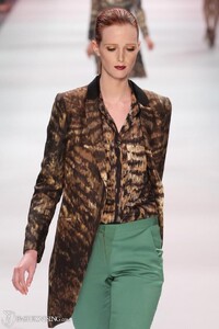 52316106_LOrealParisRunway6Madisonlisa-ho-autumn-fall-winter-2012-lmff8.thumb.jpg.44b586bf3c957b033c70ec234542f243.jpg