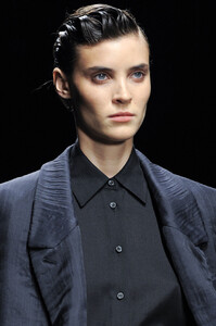 57881115_Trussardi1911Fall2012Details1.thumb.jpg.48f0e3c7fab5b92bb0d85633ef83000f.jpg