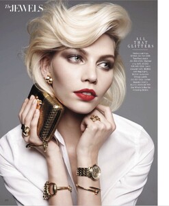 625677917_harper-bazaar-2013-03-mar(dragged)43.thumb.jpg.003597efd2fc1864e6a840431de29e6e.jpg