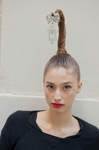 696858411_AlexisMabilleFall2012Backstage13.thumb.jpg.0ec0b06fc5d16352e7c8d359547f0bba.jpg