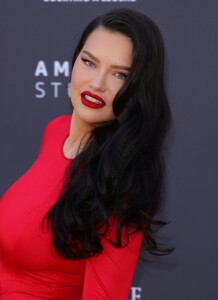 734218104_celebmafia(1).thumb.jpg.6e1a1d3a4a546b9dcaf9a22eb0835f8f.jpg