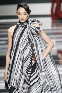 777210497_ElieSaab2008WomenRTW109.thumb.jpg.ff947d759e7527ac03ab8fed40c7275c.jpg
