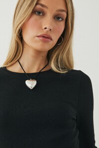 8181637-24-1.jpg