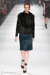 853319347_LOrealParisRunway7HarpersBazaarscanlan--odore-autumn-fall-winter-2012-lmff21.thumb.jpg.b9265ab127508e4708ec76b28bfc59f1.jpg