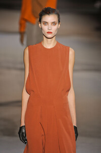 905287344_HaiderAckermannFall20123.thumb.jpg.6e02b3e63b6711ba50e67125bd16e1ba.jpg