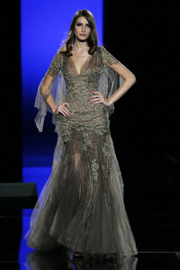 931424693_ElieSaab2005HauteCouture89.thumb.jpg.a91cf9565c8cb7742a360b8974bff1ec.jpg