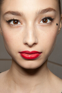 931562658_AlexisMabilleFall2012Backstage3.thumb.jpg.c8b7d8445fd2f756968b795622fe2217.jpg