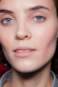 958377998_MargaretHowellFall2012Backstage8.thumb.jpg.e1e2421584ff86ac97b9e4e865b37f72.jpg