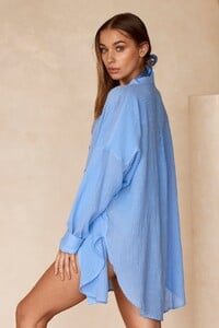 Barcelona-Tunic---Dream-Blue-Crinkle-Linen-2.thumb.jpg.deea4492431925757c7bb016024893ff.jpg